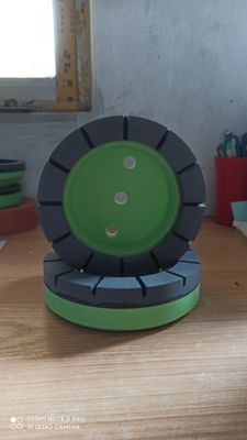 Dureza Rueda de la taza de resina segmentada de color blanco verde Velocidad máxima inferior a 2800RPM Herramienta de molienda